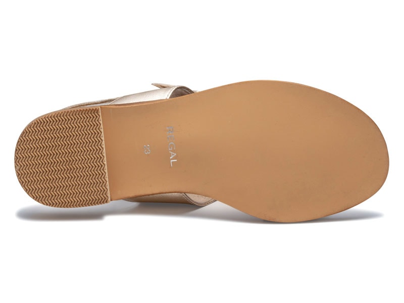 フラットサンダル