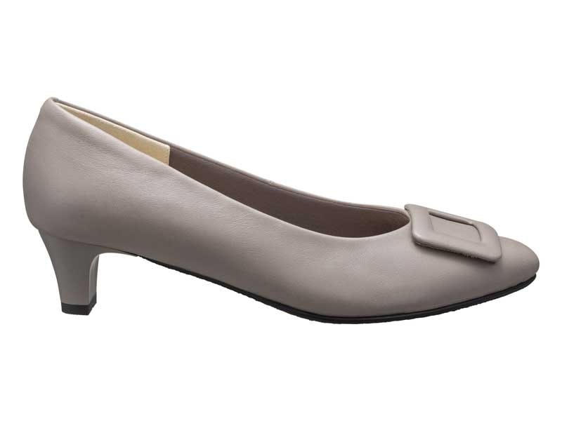 【オンライン・フェア開催店舗先行販売】バックル付きパンプス