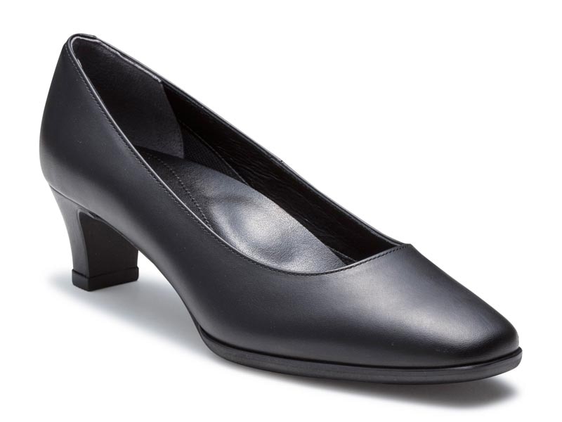 プレーンパンプス