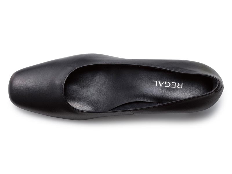 プレーンパンプス