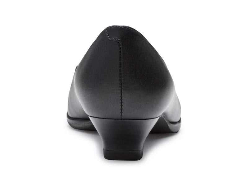 プレーンパンプス