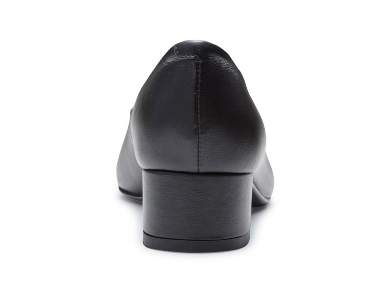 バックル付きスクエアパンプス