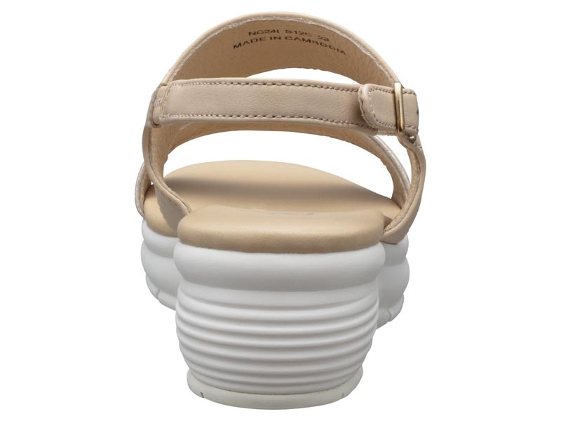 厚底ウエッジサンダル