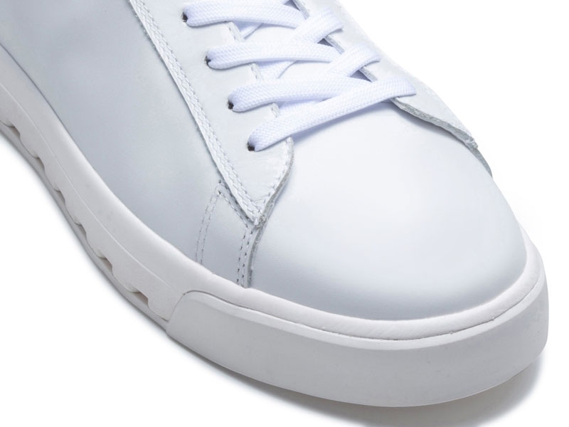 コートスニーカー GORE-TEX SURROUND