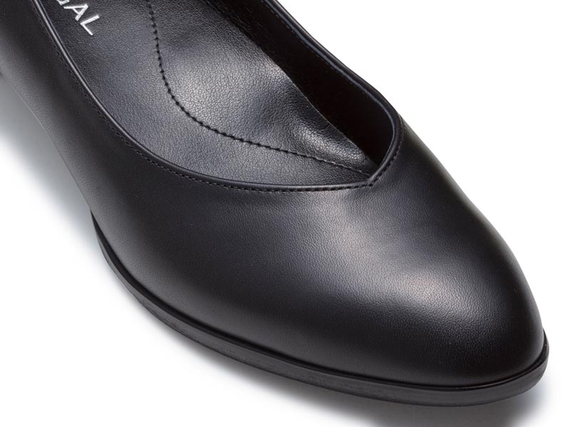 プレーンパンプス