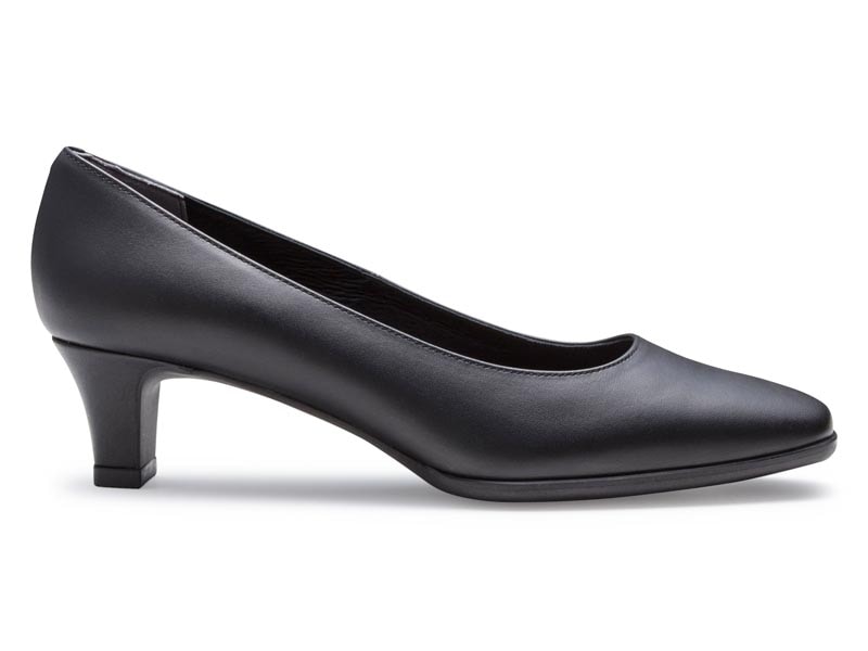 プレーンパンプス